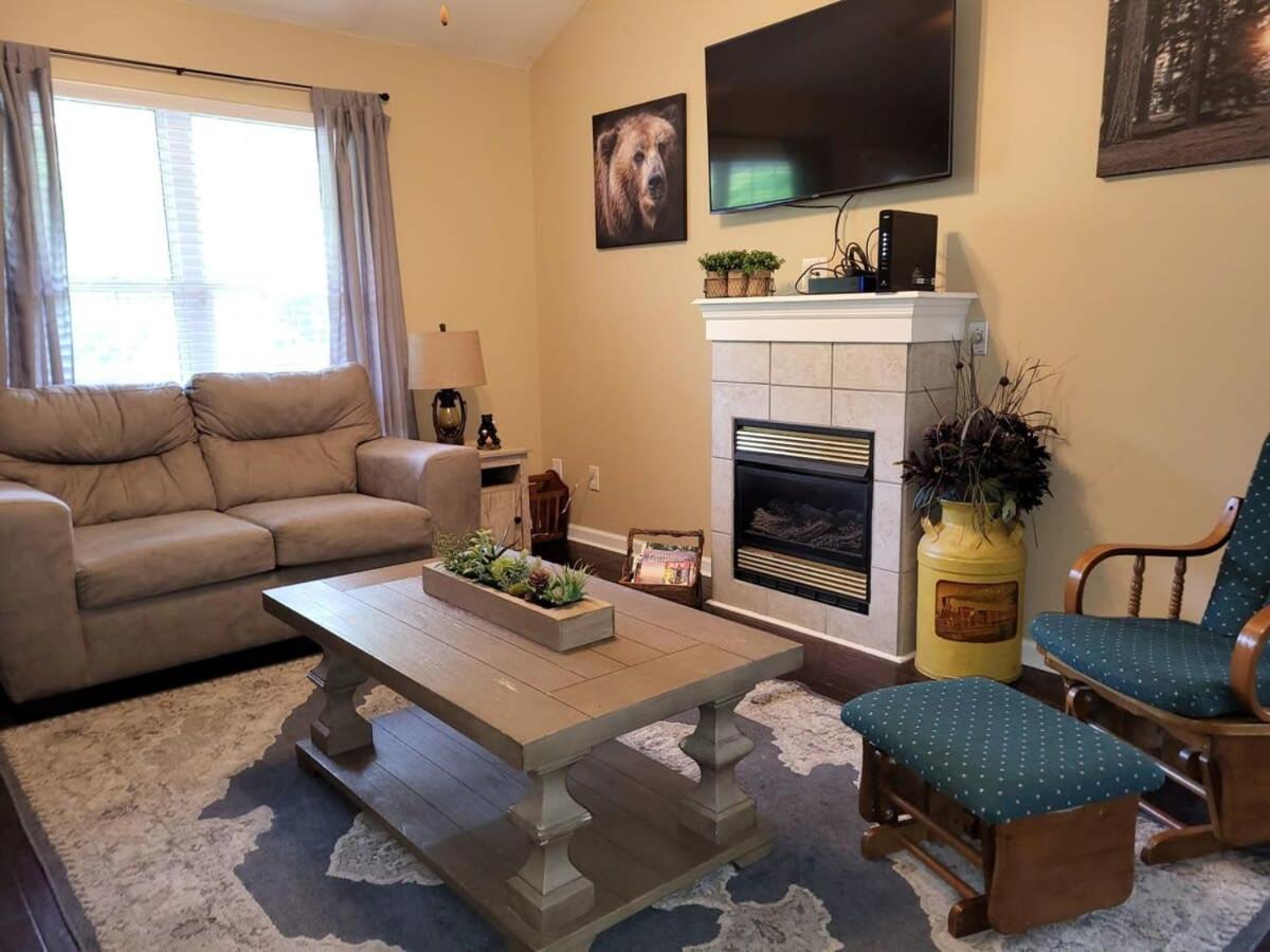 Cozy Pigeon Forge Home W Hot Tub Near River Eksteriør billede